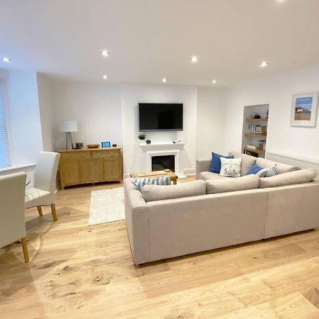Central Llandudno, Private Parking Near To Beach, Pier & Shops Exteriör bild