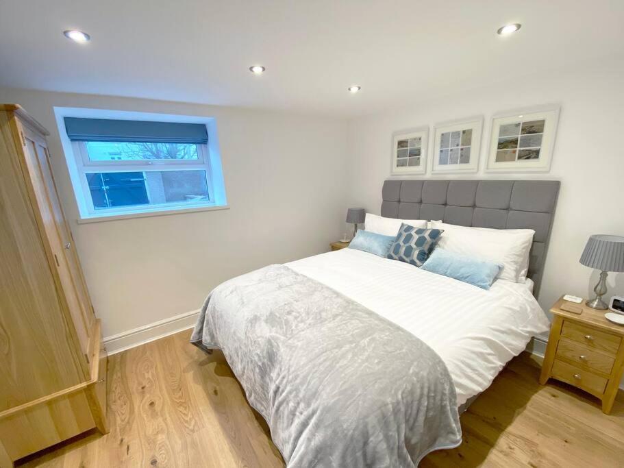 Central Llandudno, Private Parking Near To Beach, Pier & Shops Exteriör bild