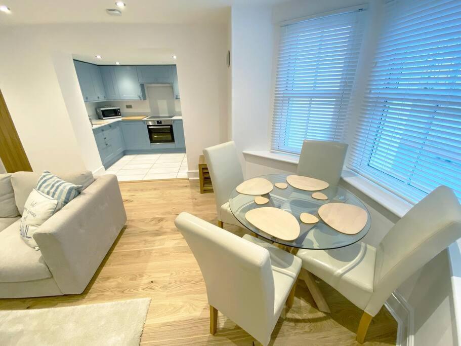 Central Llandudno, Private Parking Near To Beach, Pier & Shops Exteriör bild