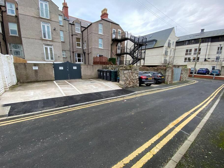 Central Llandudno, Private Parking Near To Beach, Pier & Shops Exteriör bild